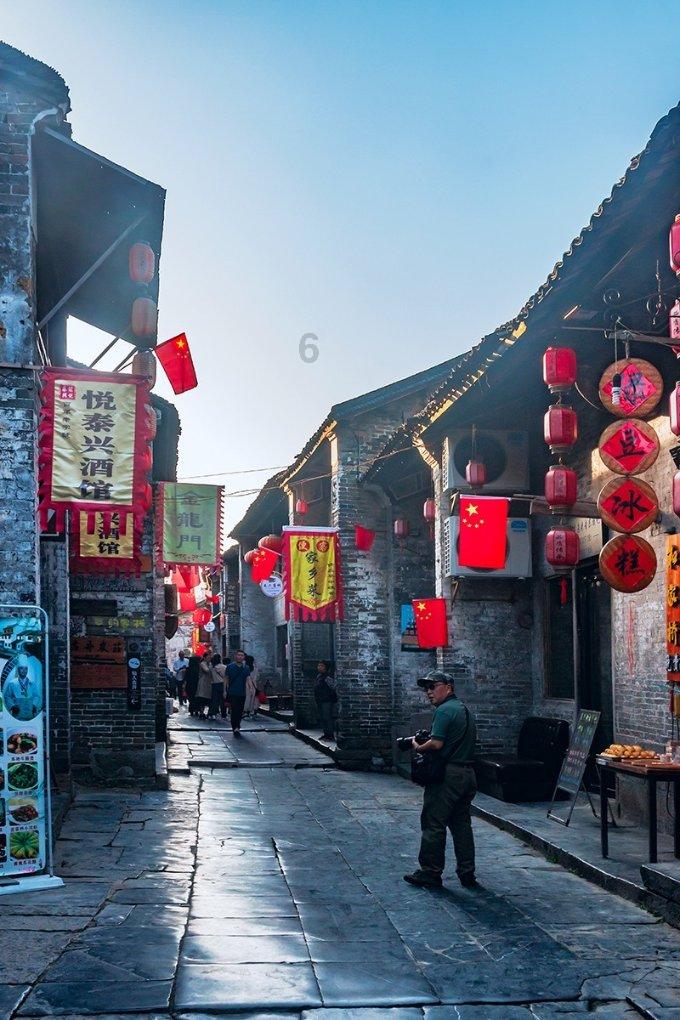 枣庄市政协文艺、新闻出版界委员举行“新春走基层 送福送温暖”活动
